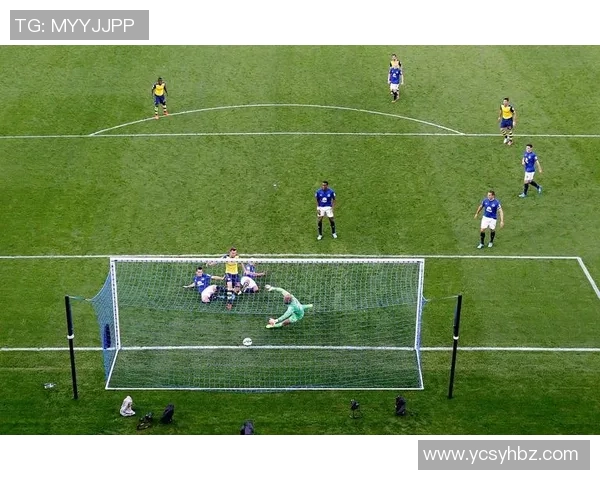 探索7号足球的魅力与技术解析，助你成为场上明星球员的秘诀与技巧